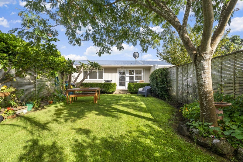 2/29 Ballarat Street, Mount Wellington, Auckland - Carousel 1