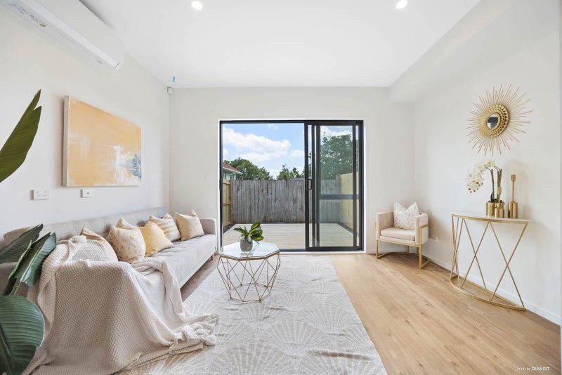 4/69 Wharf Road, Te Atatu Peninsula, Auckland - Carousel 1