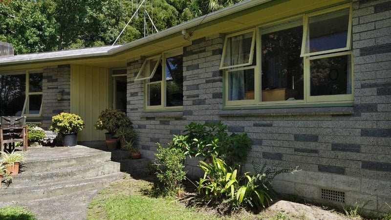 8 Linthorpe Place, Hillcrest, Hamilton - Carousel 1