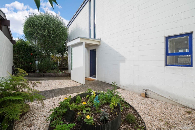 2/28 Wolsley Avenue, Milford, Auckland - Carousel 2