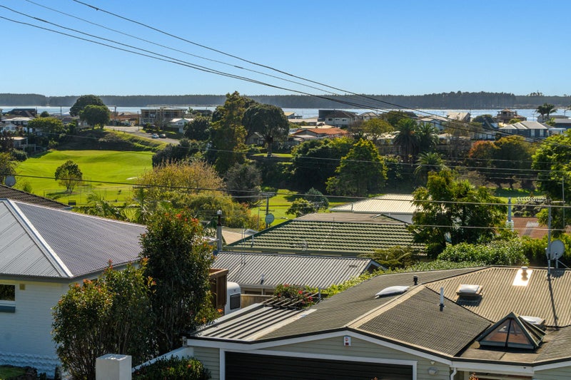 17A Seaview Road, Otumoetai, Tauranga - Carousel 15