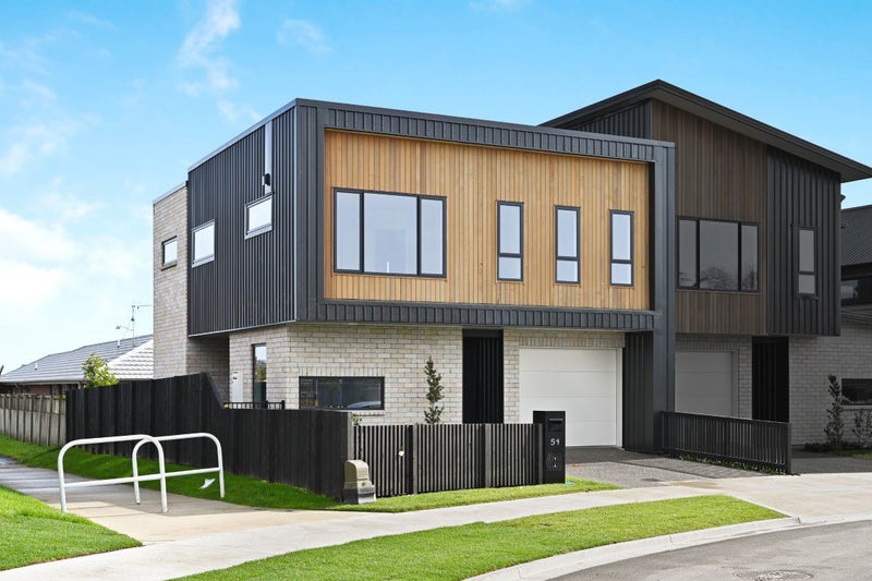 51 Maanihi Drive, Rototuna North, Hamilton - Carousel 1