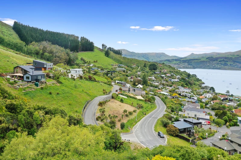 92A Governors Bay Road, Cass Bay, Lyttelton - Carousel 1