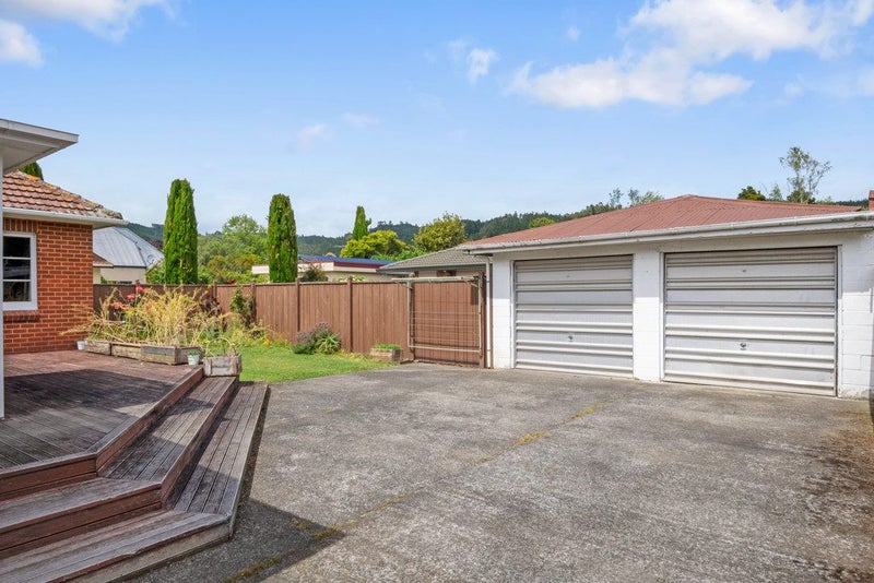 42 WHITEMANS Road, SILVERSTREAM, UPPER HUTT - Carousel 20