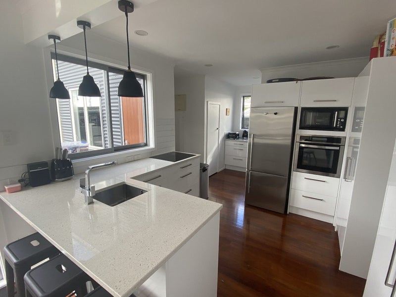 4 Oriental Street, Petone, Lower Hutt - Carousel 2