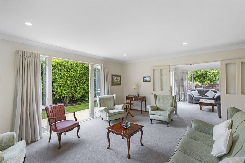 5 Gleneagles Terrace, Ilam, Christchurch - Carousel 2