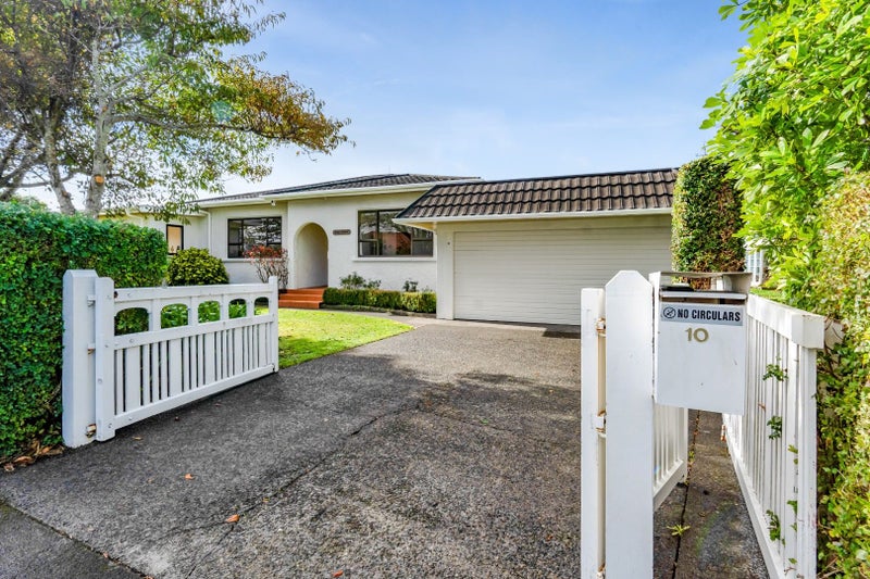 10 Seddon Street, Westown, New Plymouth - Carousel 1