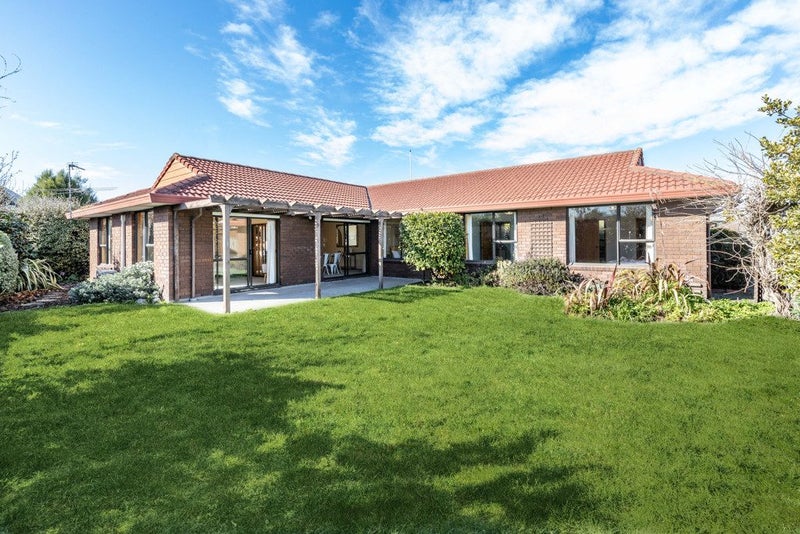 14 Ben Nevis Drive, Broomfield, Christchurch - Carousel 1