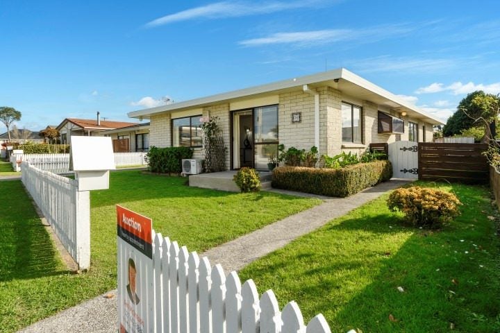 31 Lloyd Street, Parkvale, Tauranga - Carousel 1