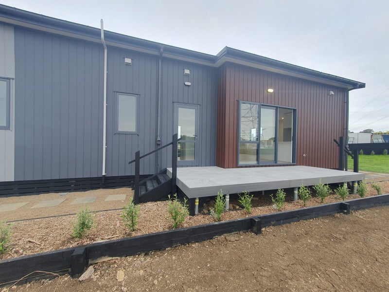 12 Long George Drive, Totara Park, Auckland - Carousel 2