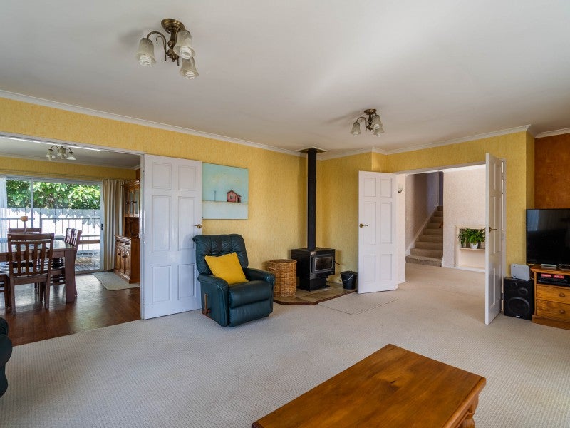 8A Kingswood Grove, Raumati Beach, Paraparaumu - Carousel 2