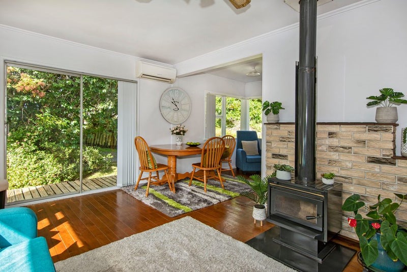 11 Ogle Crescent, Kamo, Whangarei - Carousel 1