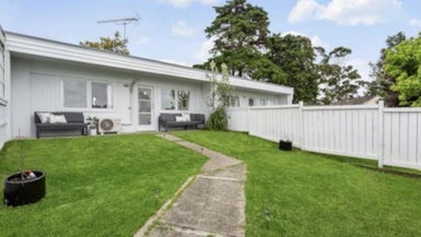 2/164 Beach Haven Road, Beach Haven, Auckland - Carousel 1