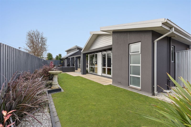 7 Corsican Grove, Parklands, Christchurch - Carousel 2
