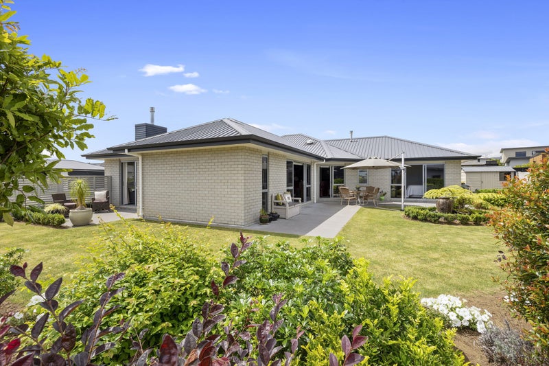 3 Condor Crescent, Waiwhakaiho, New Plymouth - Carousel 1