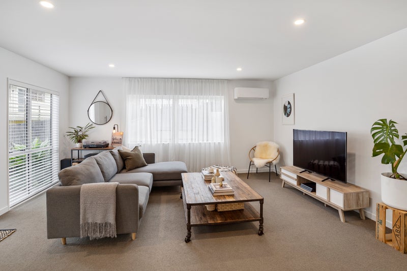 10A Fuchsia Place, Birkdale, Auckland - Carousel 2