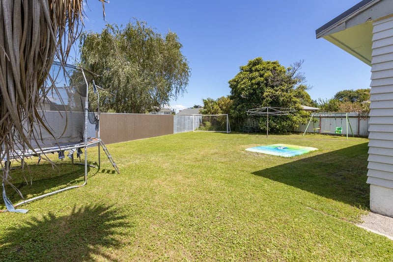 10 Jones Place, Masterton - Carousel 14