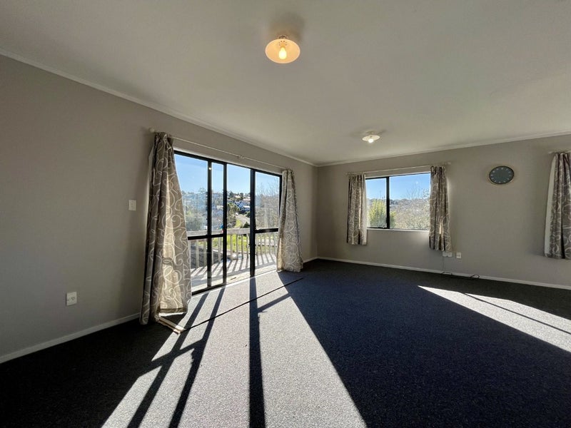 65 Trias Road, Totara Vale, Auckland - Carousel 2