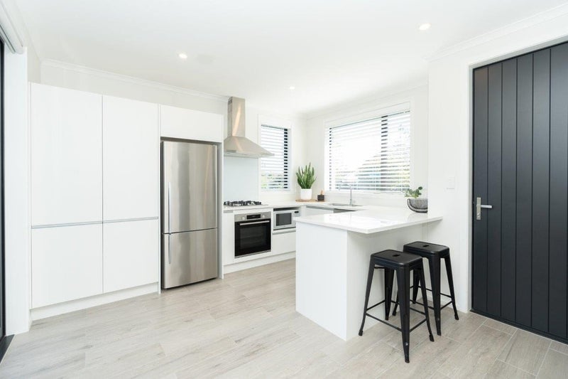 1/2 Hillary Street, Chedworth, Hamilton - Carousel 2