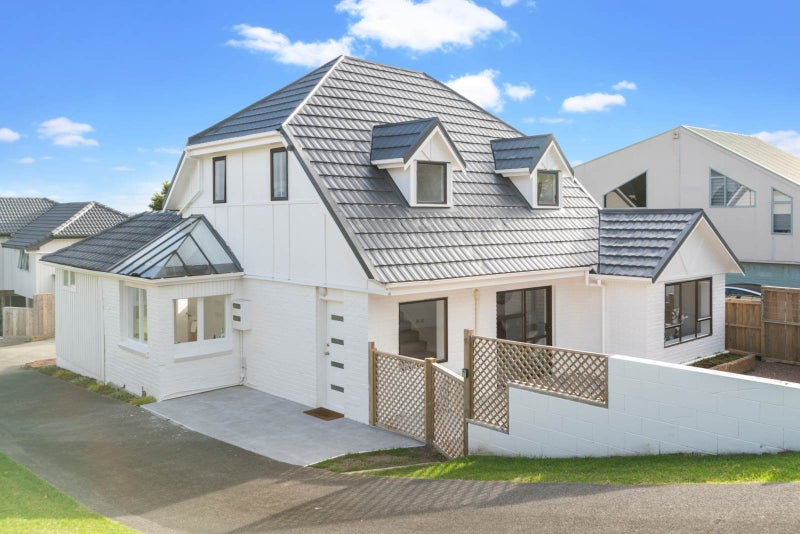 226 East Coast Road, Forrest Hill, Auckland - Carousel 2