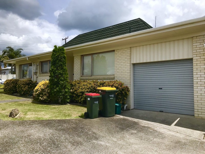 1/3 Quebec Road, Milford, Auckland - Carousel 12