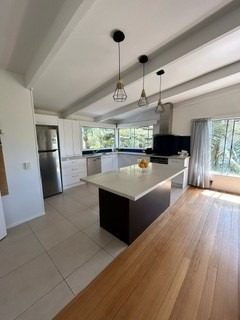 52 Peter Terrace, Castor Bay, Auckland - Carousel 2