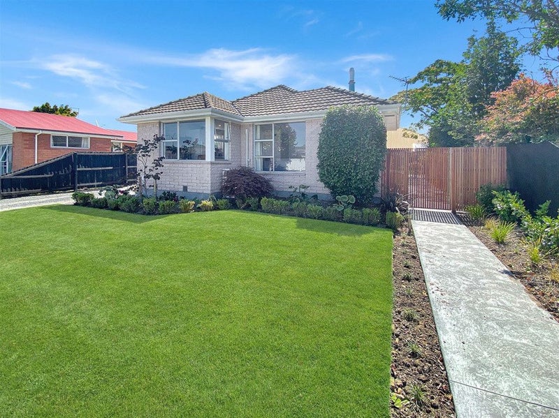 11 Ian Place, Bishopdale, Christchurch - Carousel 1