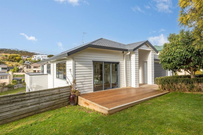 41 Samwell Drive, Whitby, Porirua - Carousel 1
