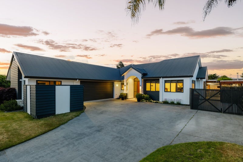 25 Somerton Drive, Huntington, Hamilton - Carousel 1