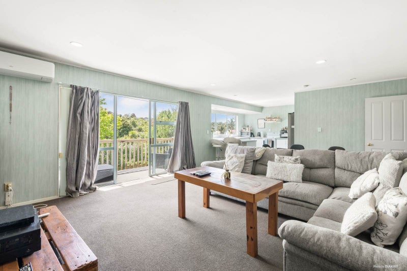 2/7 Marbeth Court, Botany Downs, Auckland - Carousel 2