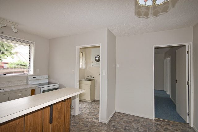 2/42 Chipping Lane, Redwood, Christchurch - Carousel 2