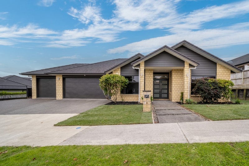 9 Northbrook Glen, Flagstaff, Hamilton - Carousel 1