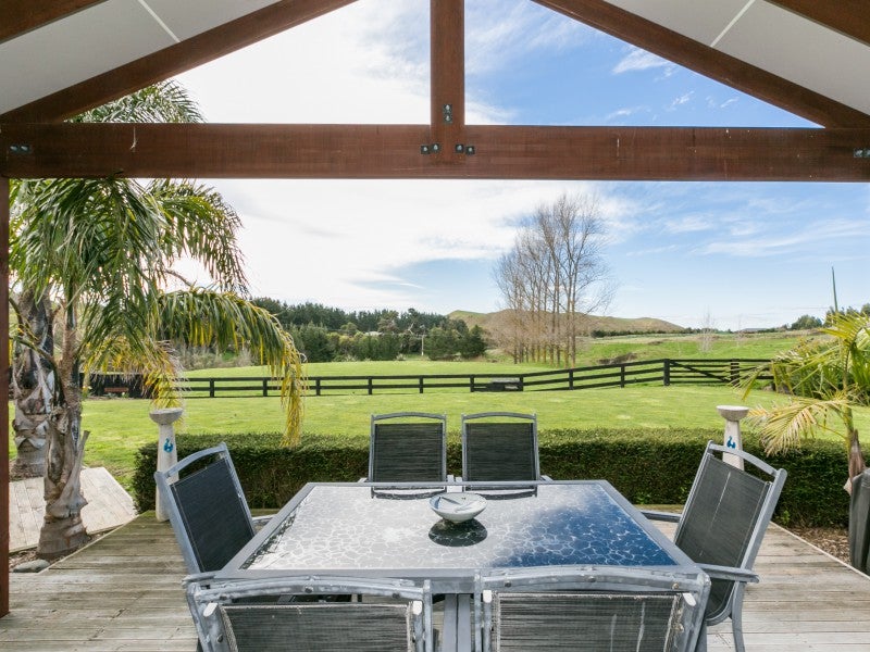 8 Waipuka Road, Havelock North - Carousel 2
