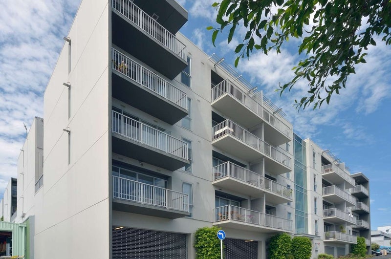 2K/21 Virginia Avenue East, Eden Terrace, Auckland - Carousel 1