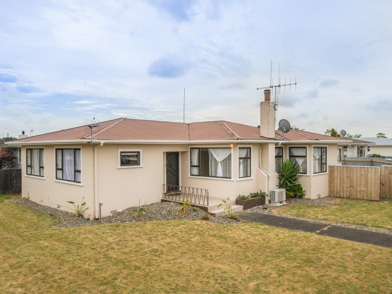 1 Austin Place, Awapuni, Palmerston North - Carousel 1