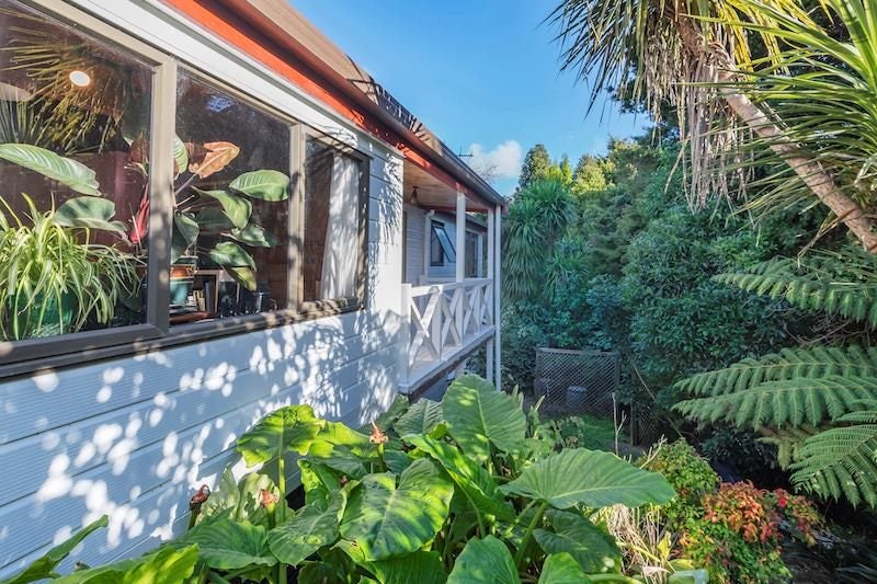 7 Spruce Place, Totara Heights, Auckland - Carousel 2