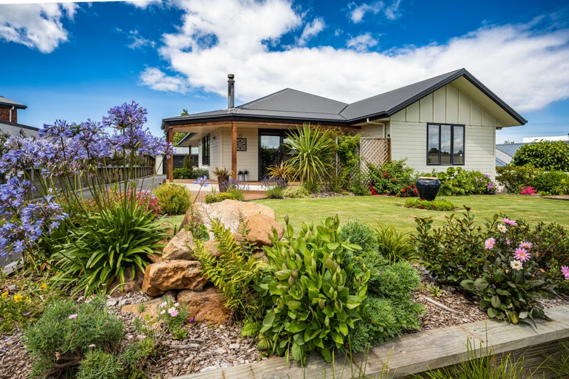 38 Grove Avenue, Weston, Oamaru - Carousel 1