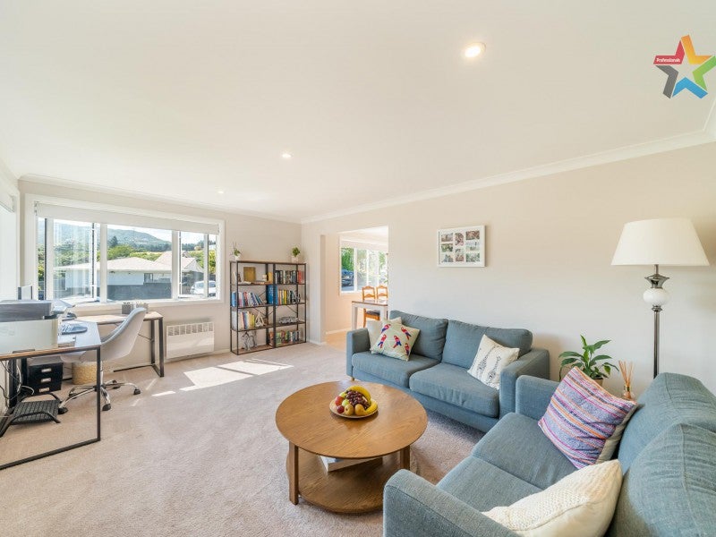 2 Otira Grove, Kelson, Lower Hutt - Carousel 1