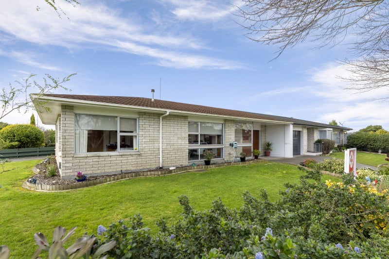 1 Waltham Court, Cloverlea, Palmerston North - Carousel 2