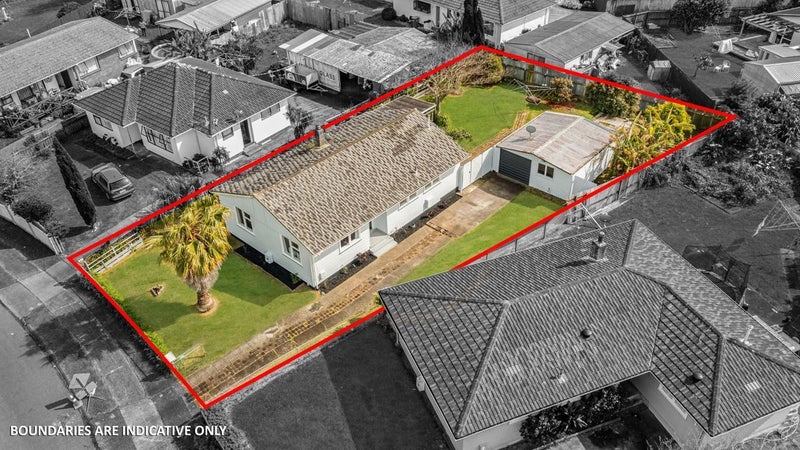 36 Courtenay Crescent, Mangere East, Auckland - Carousel 1