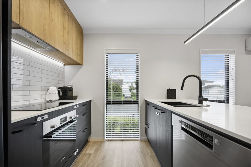 16A Cairngorm Place, Highland Park, Auckland - Carousel 2