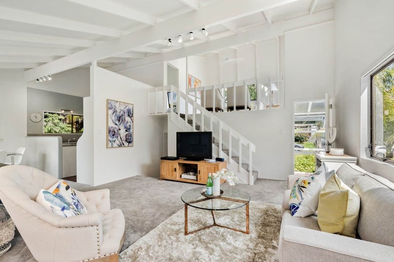 10 Aylmer Court, Eastern Beach, Auckland - Carousel 2