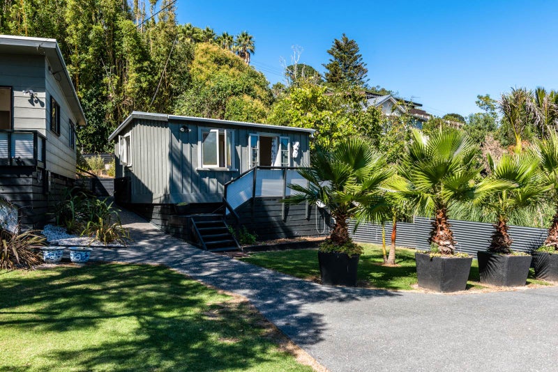 46 Hamilton Road, Surfdale, Waiheke Island - Carousel 2