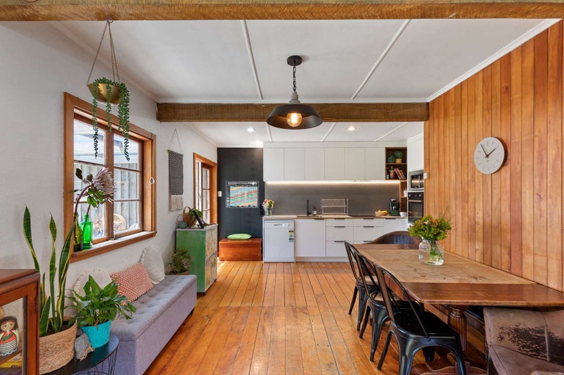 12 Raleigh Street, Vogeltown, New Plymouth - Carousel 2