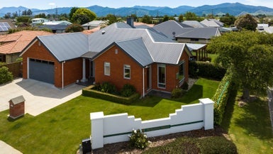 2 Rutledge Drive, Springlands, Blenheim - Carousel 1