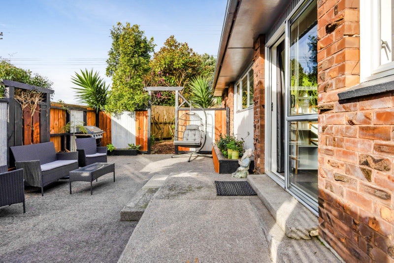 1 Lynton Street, Upper Vogeltown, New Plymouth - Carousel 2