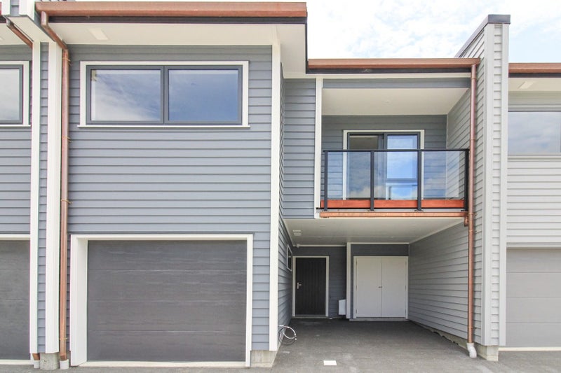 4/7 Grays Road, Plimmerton, Porirua - Carousel 1