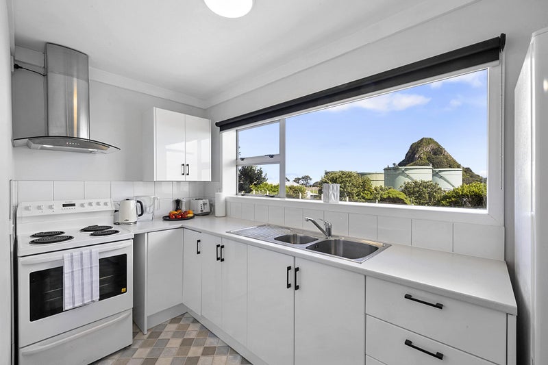27B Port View Crescent, Moturoa, New Plymouth - Carousel 2