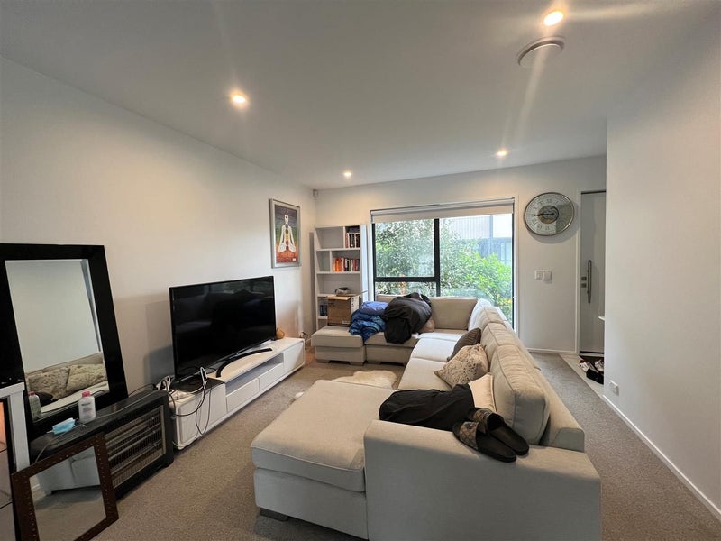 12 Kimiora Street, Three Kings, Auckland - Carousel 2