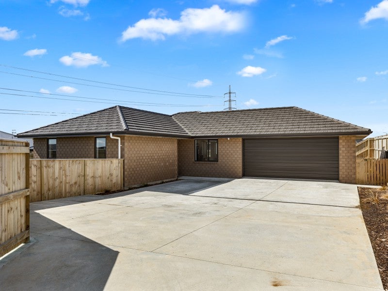 6 Sardinia Grove, Fitzherbert, Palmerston North - Carousel 1